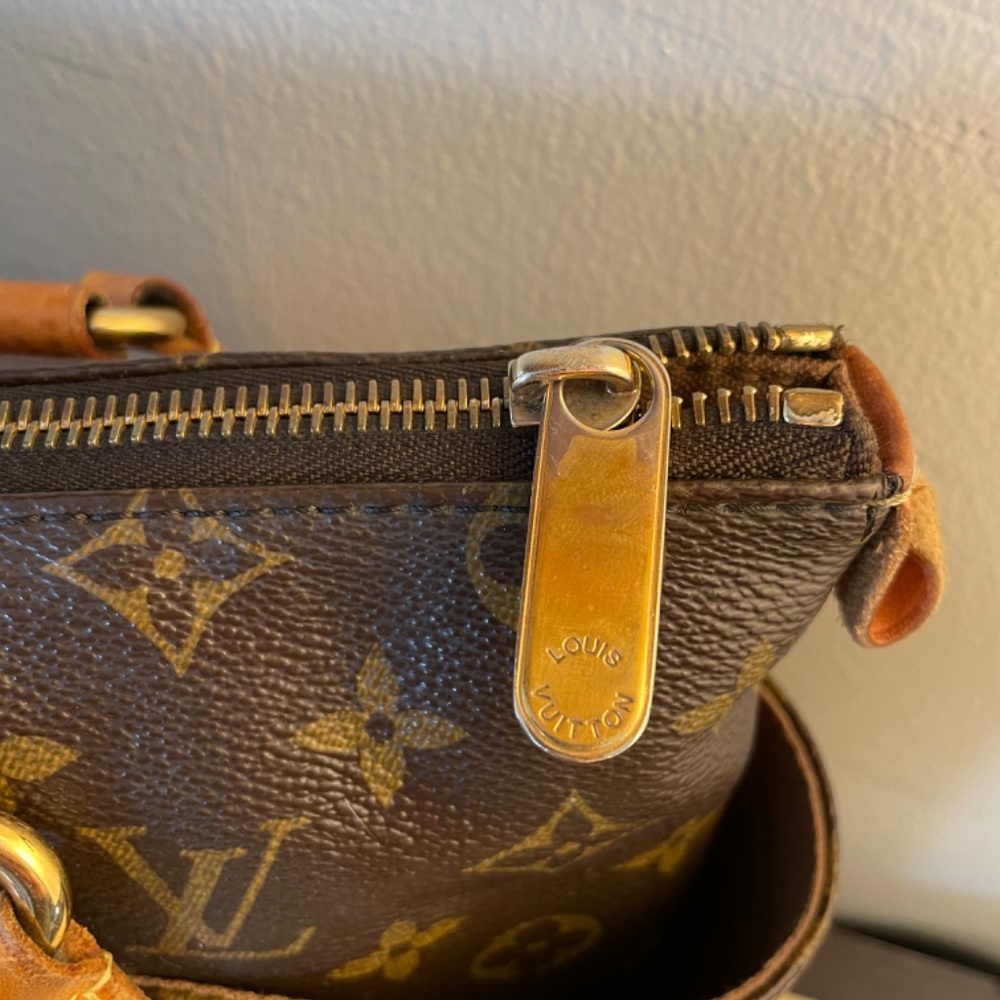 Louis Vuitton Totally MM Shoulder Bag - Picture 4 of 13